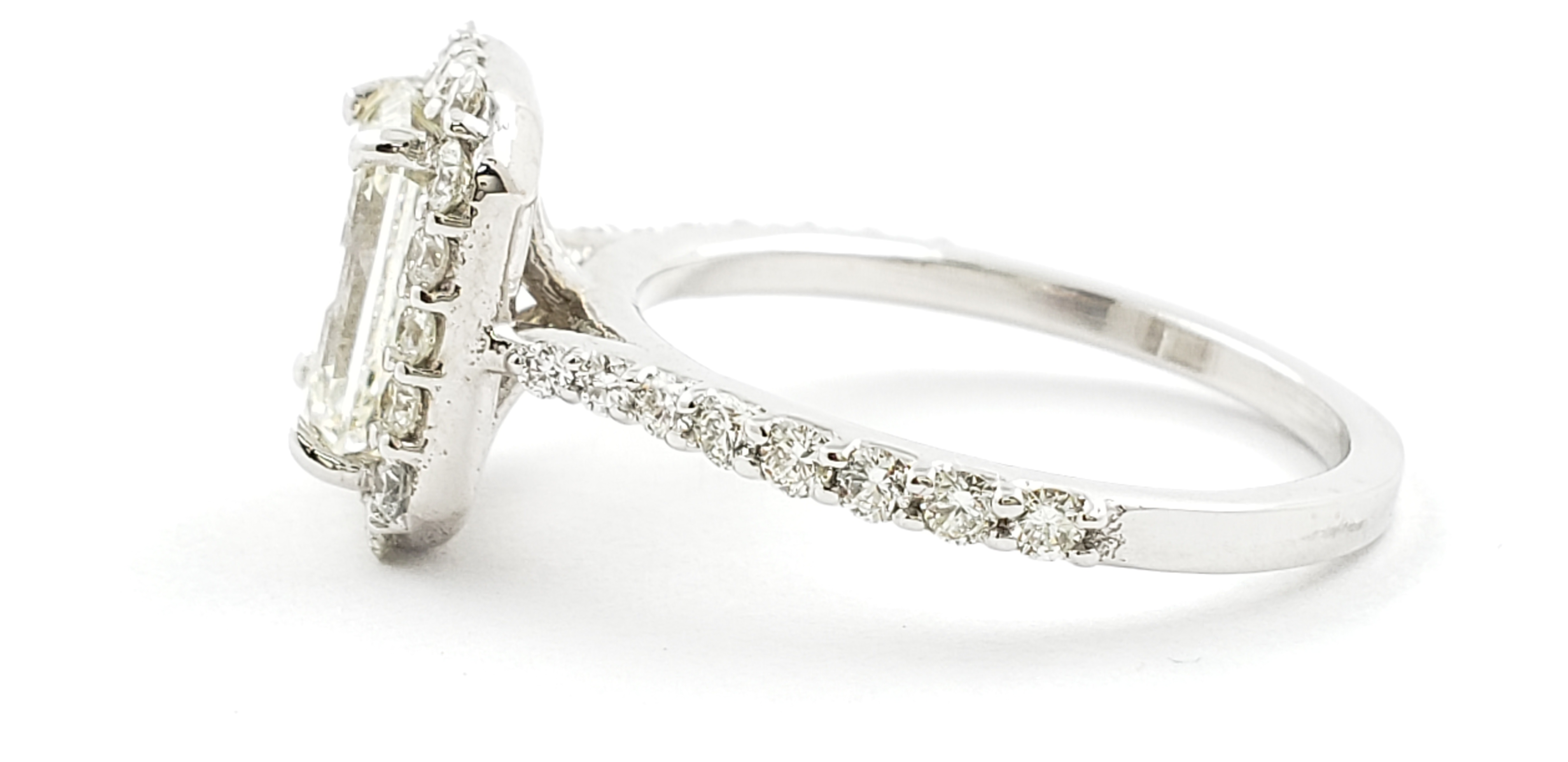 Emerald & Round Diamond Halo Ring